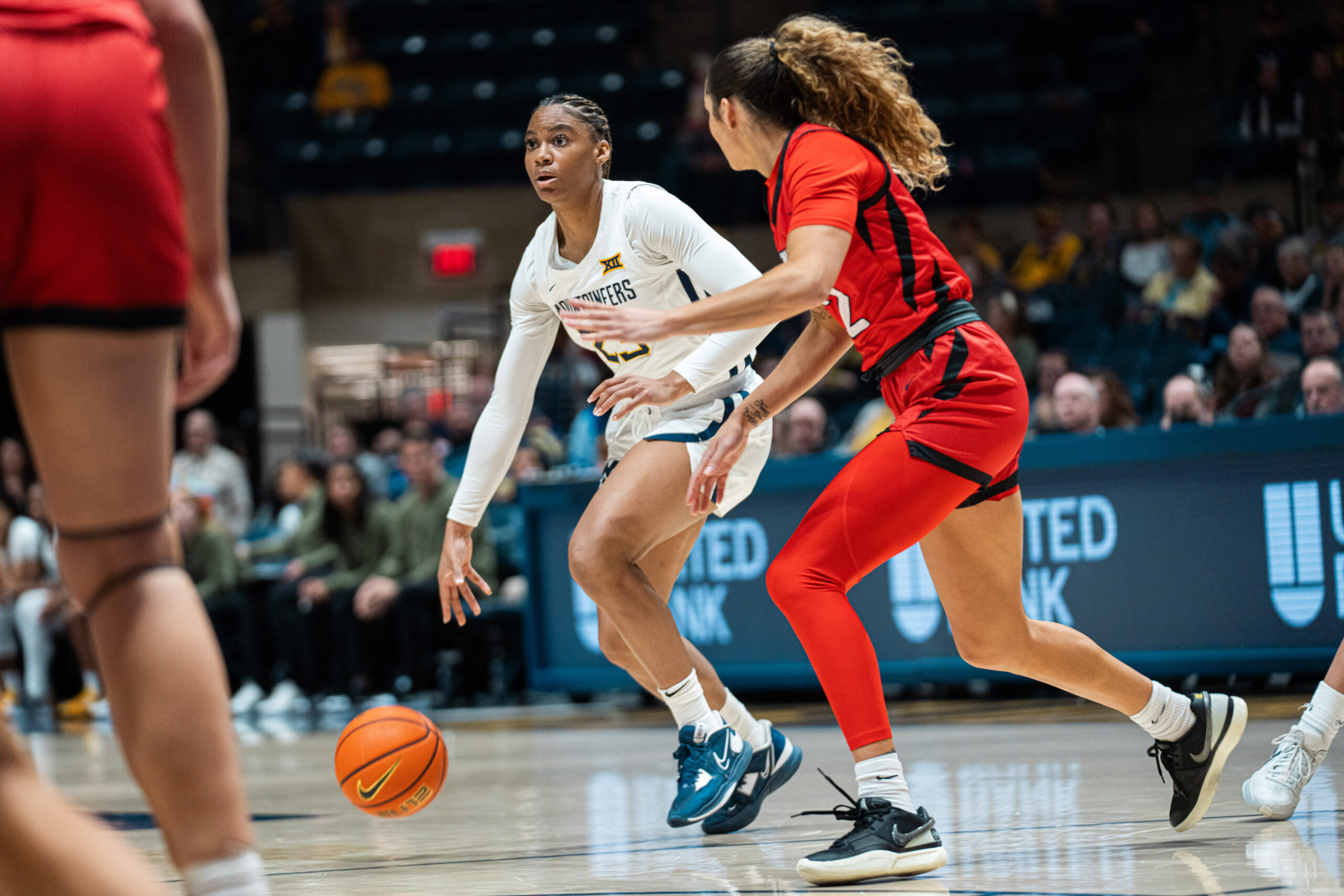 Tirzah Moore has a positive debut, as West Virginia runs past Youngstown State